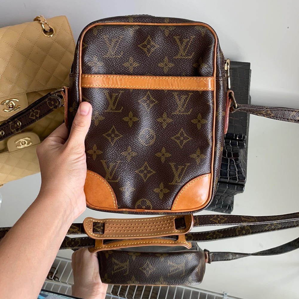 Louis Vuitton crossbody🔥🔥🔥 AUTHENTIC!!